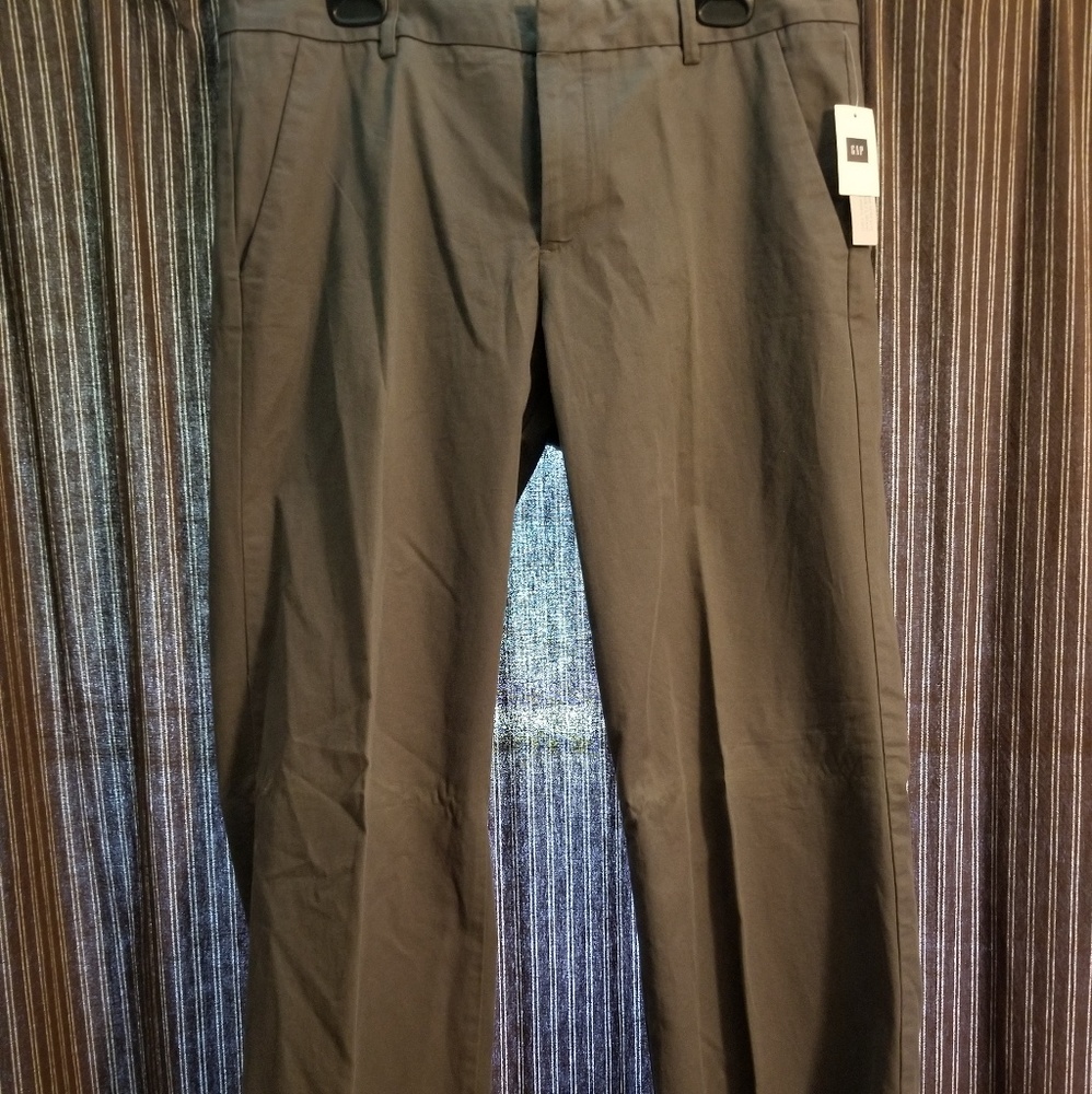 75% OFF 🎈- FINAL MARKDOWN - GAP Khaki (NWT)
